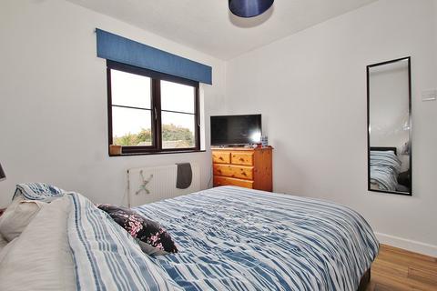 7 Hoyle Close, Witney, OX28 1JD