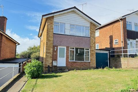 3 bedroom detached house for sale, Upper Lambricks, Rayleigh