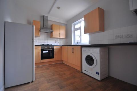 3 bedroom terraced house to rent, Riverdale Road, Erith DA8