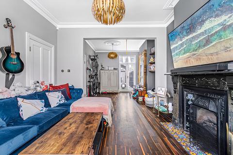 39 Keston Road, London, N17 6PJ