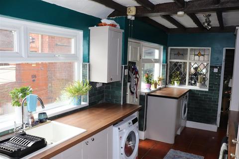 2 bedroom semi-detached house to rent, Lichfield Road, Walsall Wood