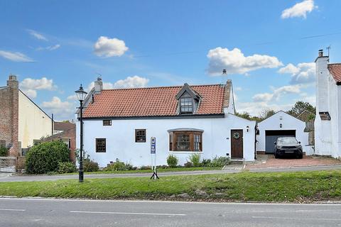 3 bedroom cottage for sale, The Green, Hartlepool TS27