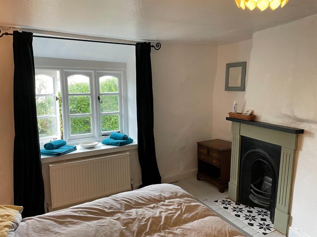 10. Master Bedroom.jpg