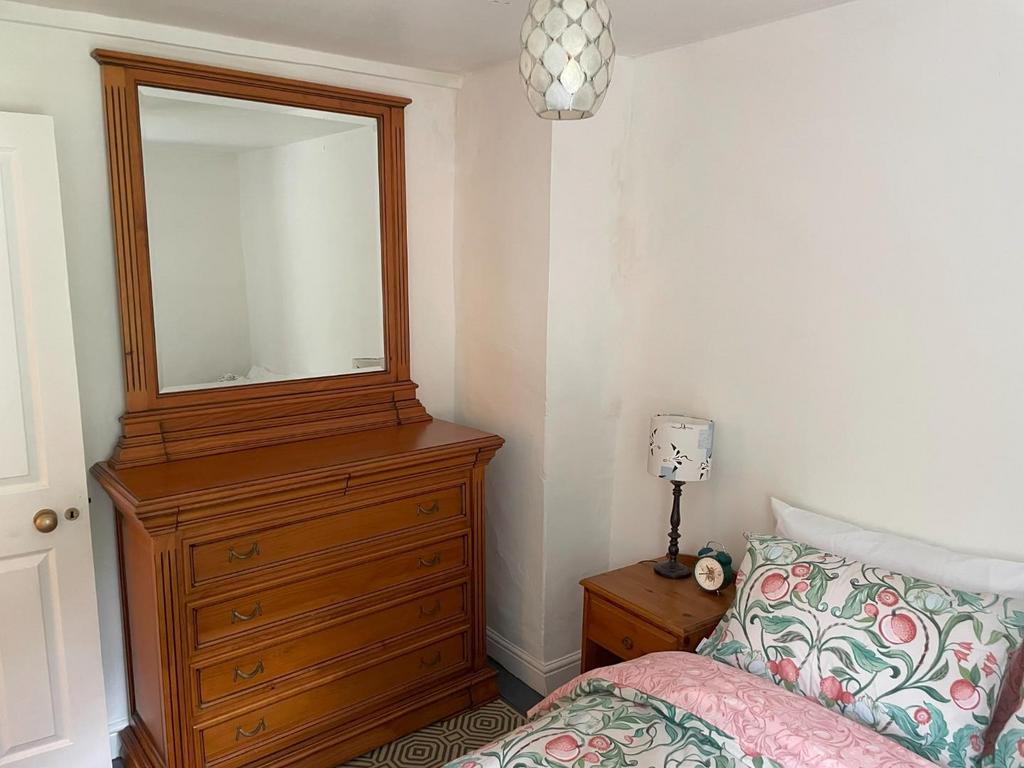 15. Second Bedroom.jpg