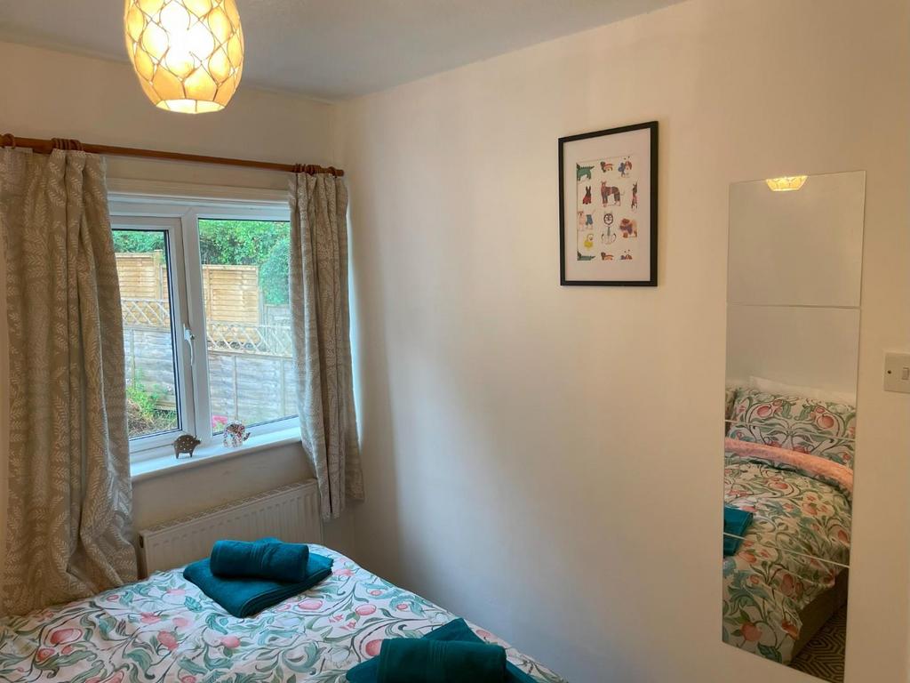 16. Second Bedroom.jpg