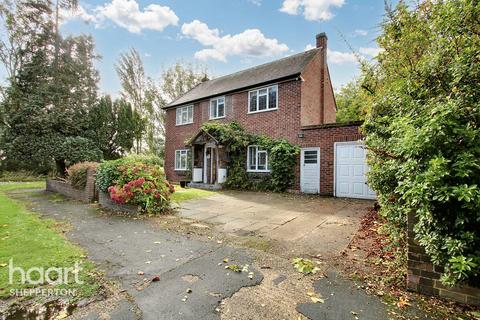 4 bedroom detached house for sale, Range Way, Shepperton