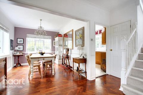 undefined, Range Way, Shepperton