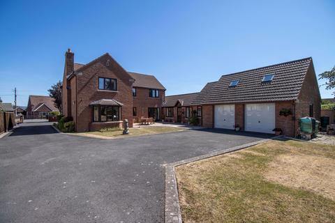 4 bedroom detached house for sale, Glastonbury Road, Meare,