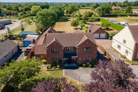 4 bedroom detached house for sale, Glastonbury Road, Meare,