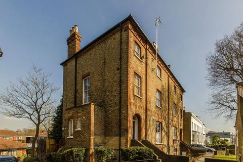 3 bedroom flat for sale, Gipsy Road, West Norwood, London, SE27