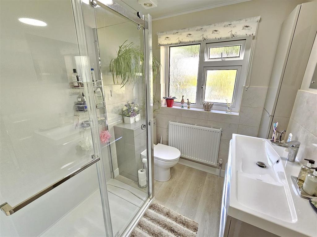 Shower Room.jpg