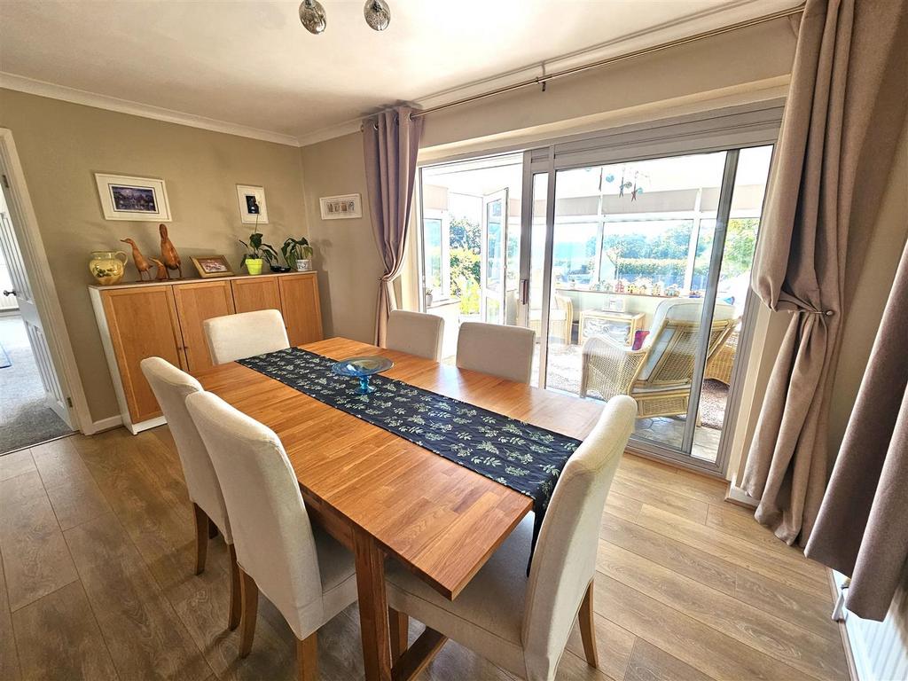 Dining Room 1.jpg