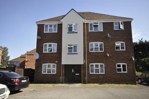 2 bedroom apartment for sale, Butteridges Close, Dagenham