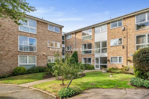 2 bedroom flat for sale, Lucerne Close, Palmers Green