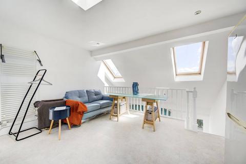 2 bedroom flat to rent, Bronsart Road, Fulham, London, SW6