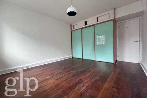 1 bedroom flat to rent, Dean Street W1D