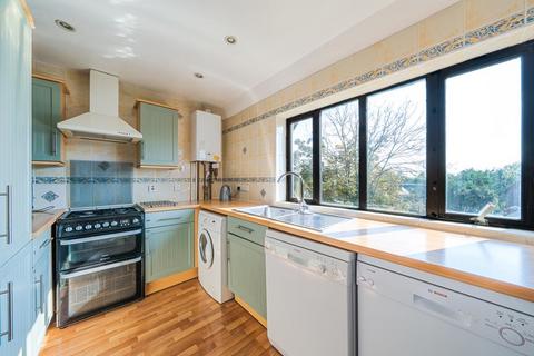 2 bedroom flat for sale, St Lukes Court,  Mountfield Road,  N3