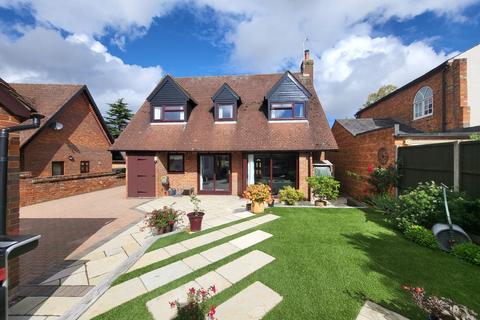 4 bedroom detached house for sale, High Street, Newport Pagnell