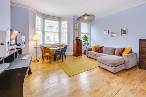 1 bedroom flat for sale, Shirlock Road, Hampstead