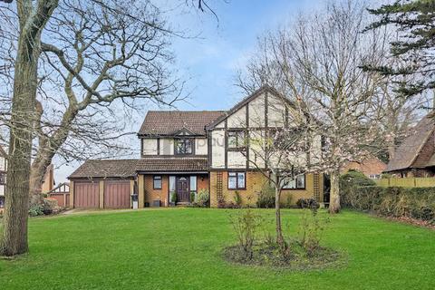 6 Hamilton Close, Purley, CR8 1AW