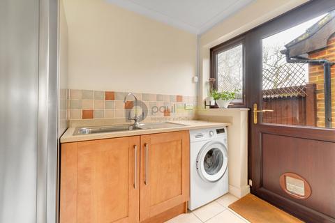 6 Hamilton Close, Purley, CR8 1AW