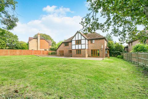 5 bedroom detached house for sale, Steeres Hill, Horsham RH12