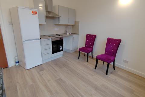 1 bedroom flat to rent, High Road, Willesden, London NW10