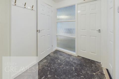 2 bedroom maisonette for sale, Larkspur Avenue, Redhill, Nottingham