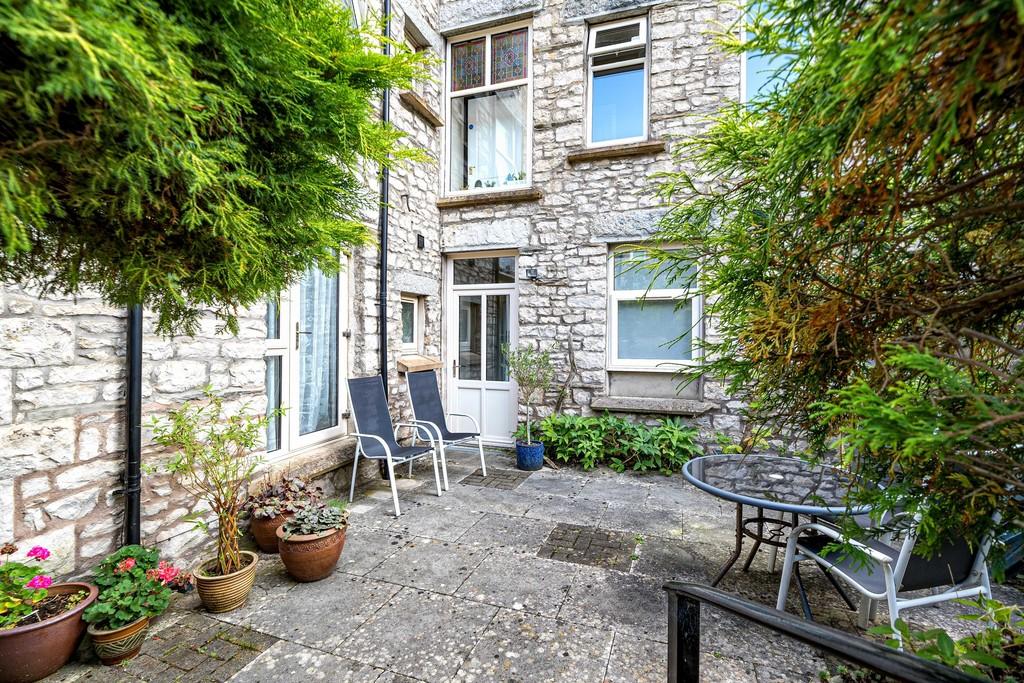 Rear Patio Garden