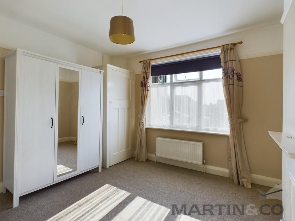 10 Bedroom 2