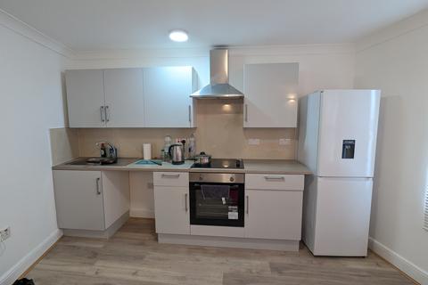 2 bedroom flat to rent, High Road, Willesden, London NW10