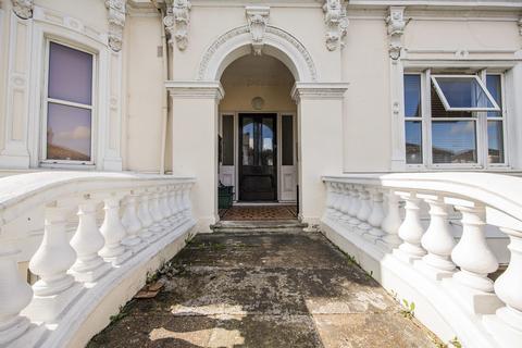 14 bedroom apartment for sale, Upper Grosvenor Road, Tunbridge Wells