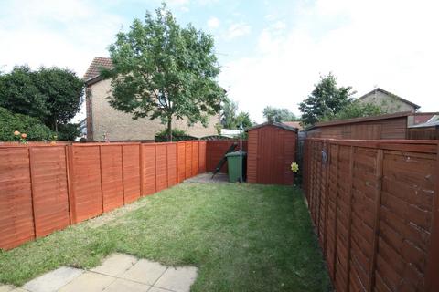 2 bedroom terraced house to rent, Tern Gardens, Chatteris