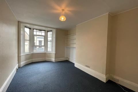 1 bedroom ground floor flat to rent, Cavendish Place, Eastbourne BN21