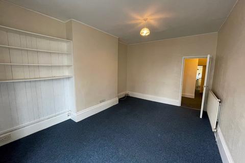 1 bedroom ground floor flat to rent, Cavendish Place, Eastbourne BN21