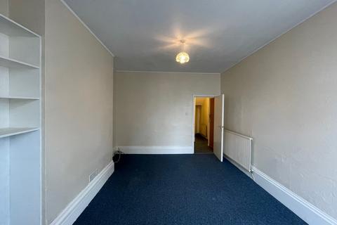 1 bedroom ground floor flat to rent, Cavendish Place, Eastbourne BN21