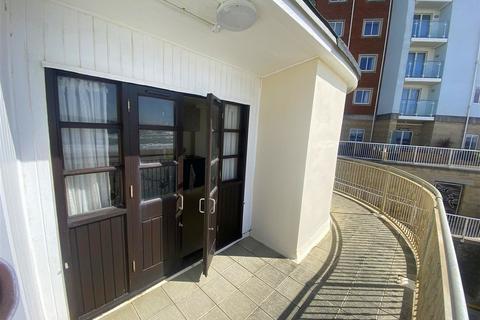 Studio for sale, Boscombe Spa Road, Bournemouth