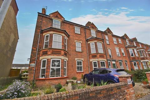 2 bedroom apartment to rent, Cromer Road, Sheringham