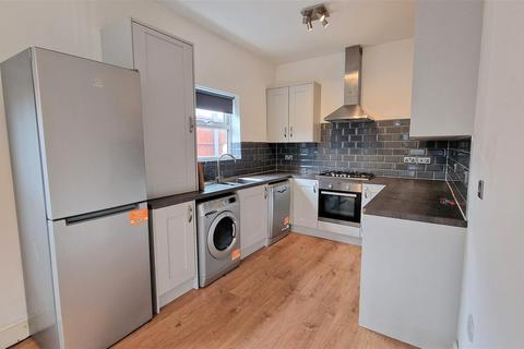 3 bedroom ground floor flat to rent, Forest Drive East, London E11