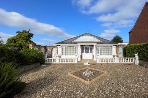 3 bedroom detached bungalow for sale, Broadway, Crowland