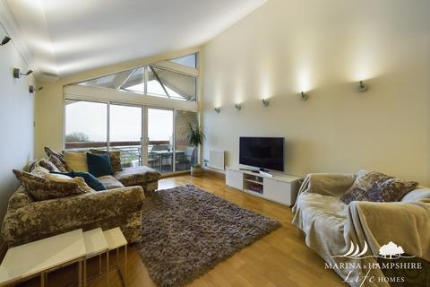 2 bedroom penthouse for sale, Victory House, Port Solent PO6