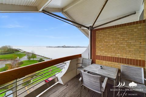 2 bedroom penthouse for sale, Victory House, Port Solent PO6