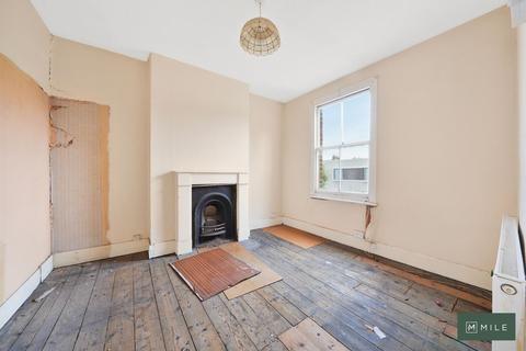 2 bedroom terraced house for sale, Waldo Road, London NW10