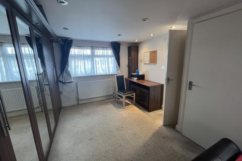 undefined, Basildene Road, Hounslow, Middlesex