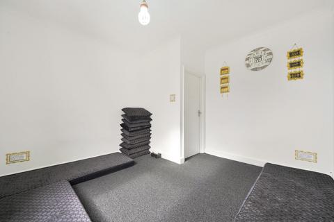 2 bedroom maisonette for sale, Strode Road, London