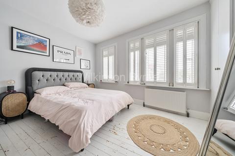 8 Union Road, London, N11 2SE
