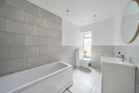 8 Union Road, London, N11 2SE
