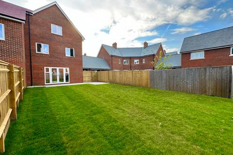 4 bedroom townhouse for sale, Lake View Lane, Mytchett GU16