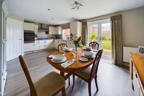 4 bedroom detached house for sale, Buttercup Close, East Leake