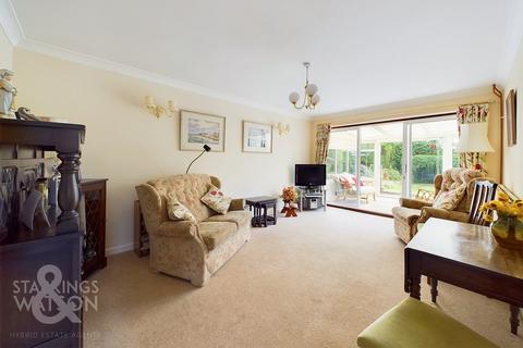 2 bedroom detached bungalow for sale, Rose Hall Gardens, Bungay